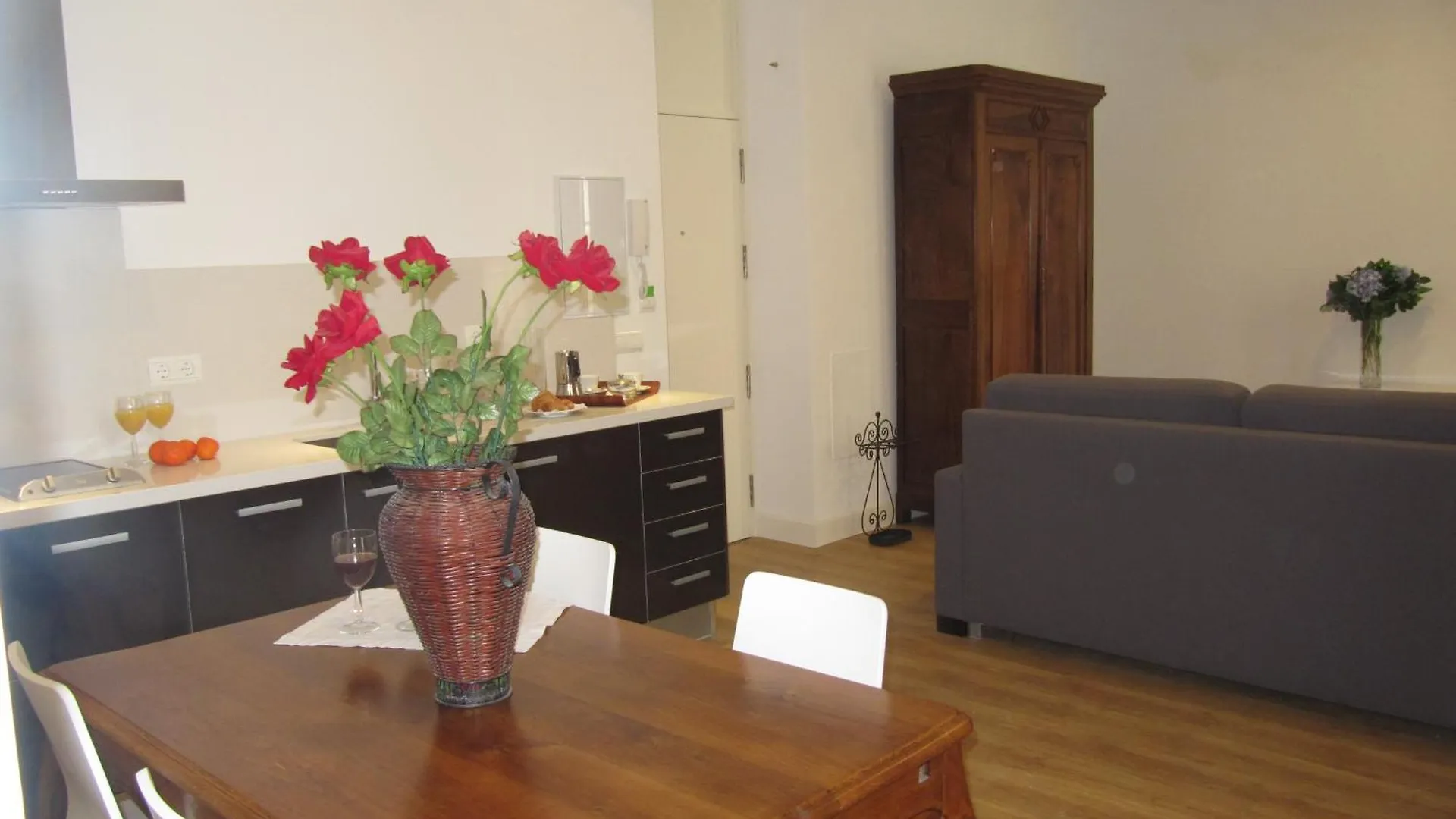 Life Apartments Alberto Lista Seville