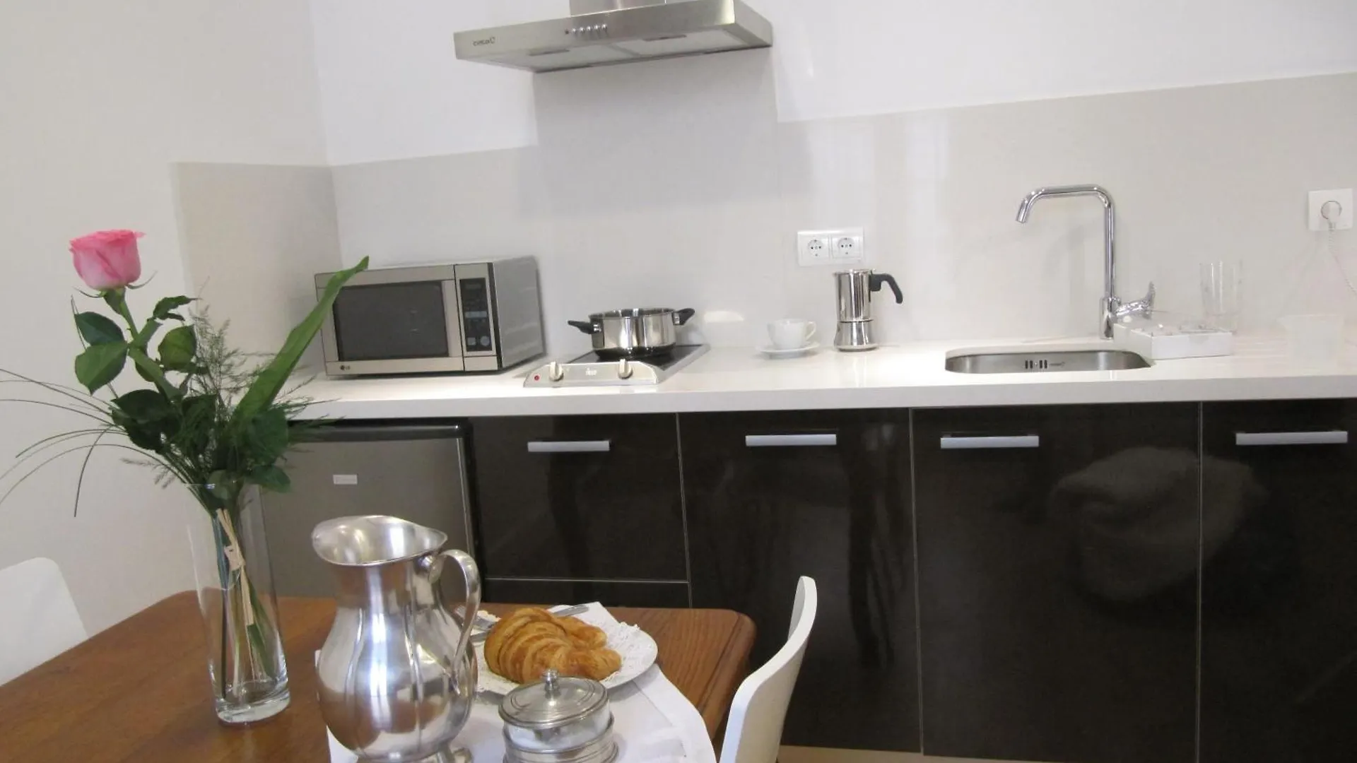Life Apartments Alberto Lista Seville