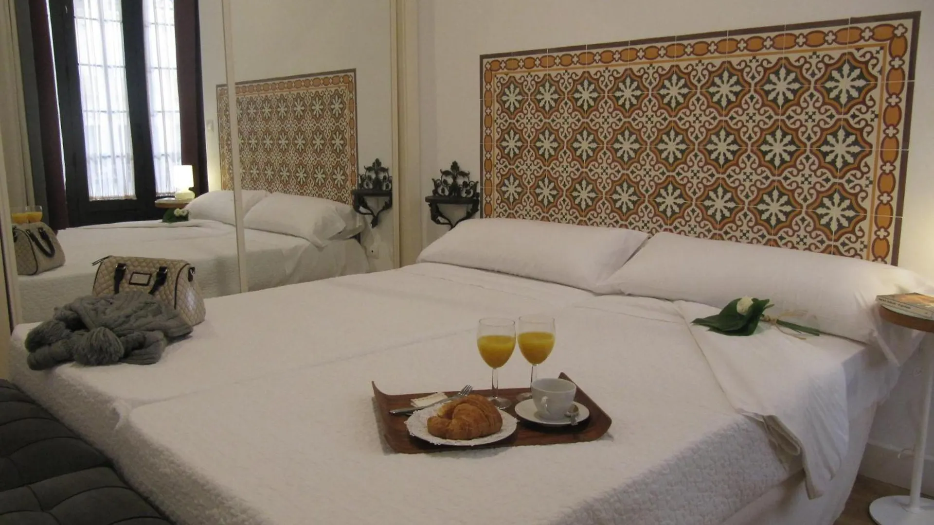Life Apartments Alberto Lista Seville