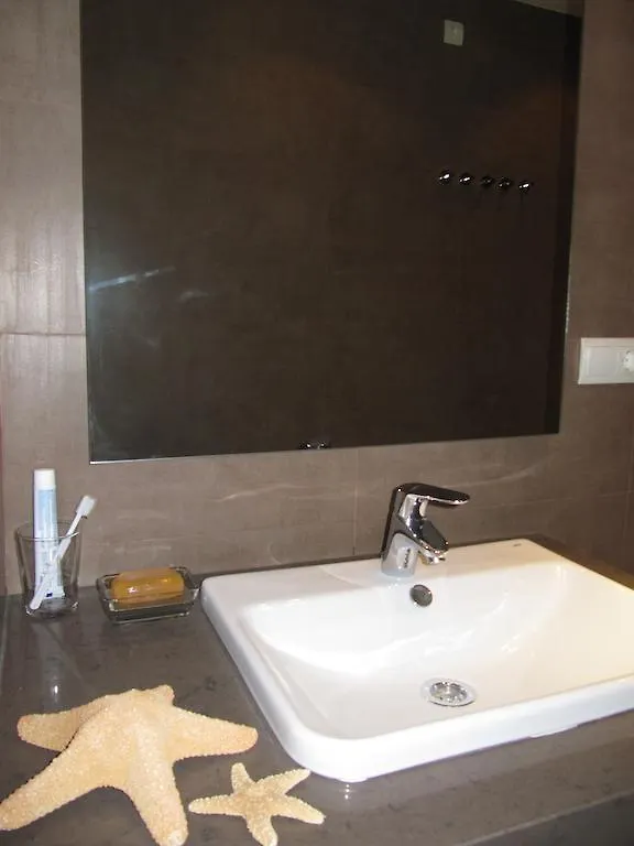 Life Apartments Alberto Lista Seville 0*,